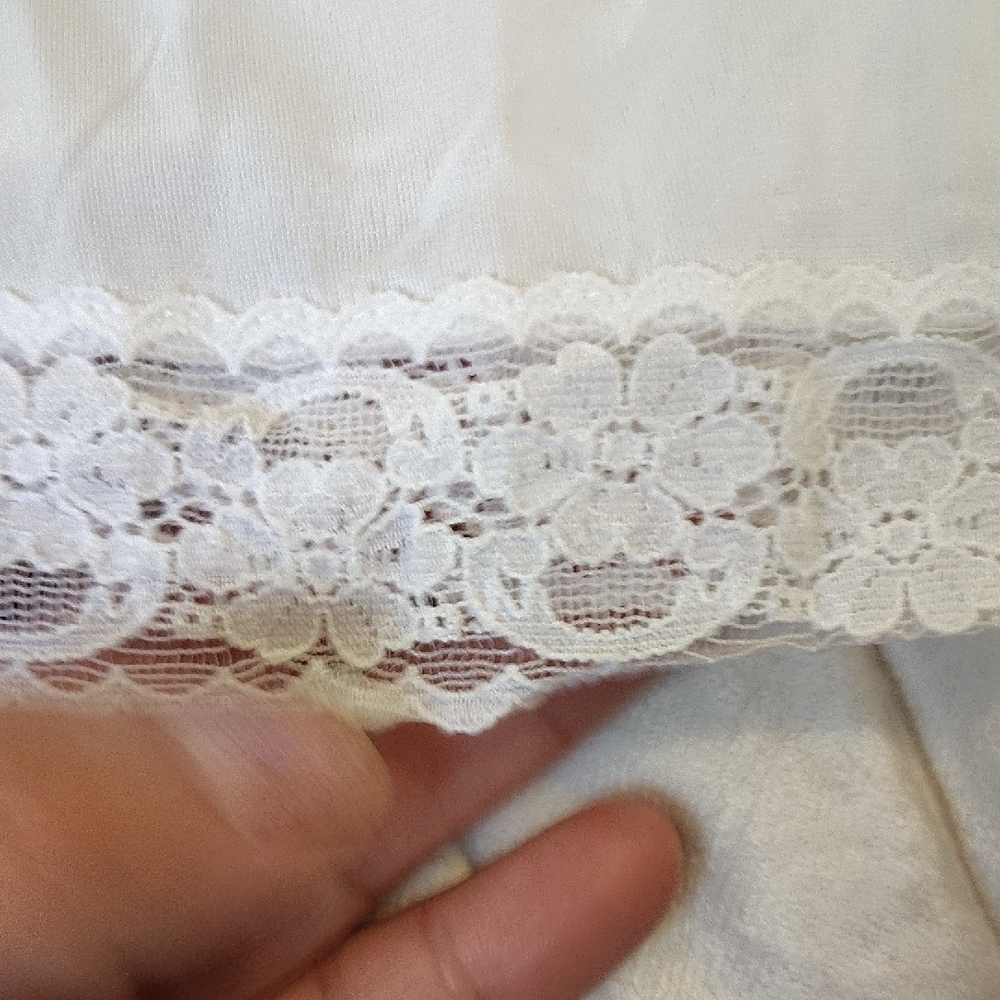 Vanity Fair White Lace Chemise - Picture 7 of 9